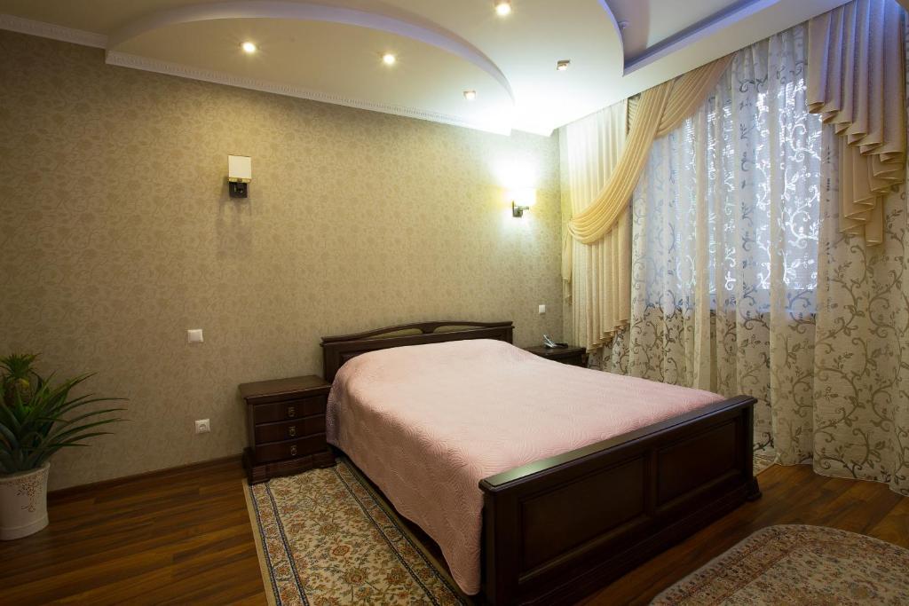 Royal Hotel Zaporizhia Exterior photo